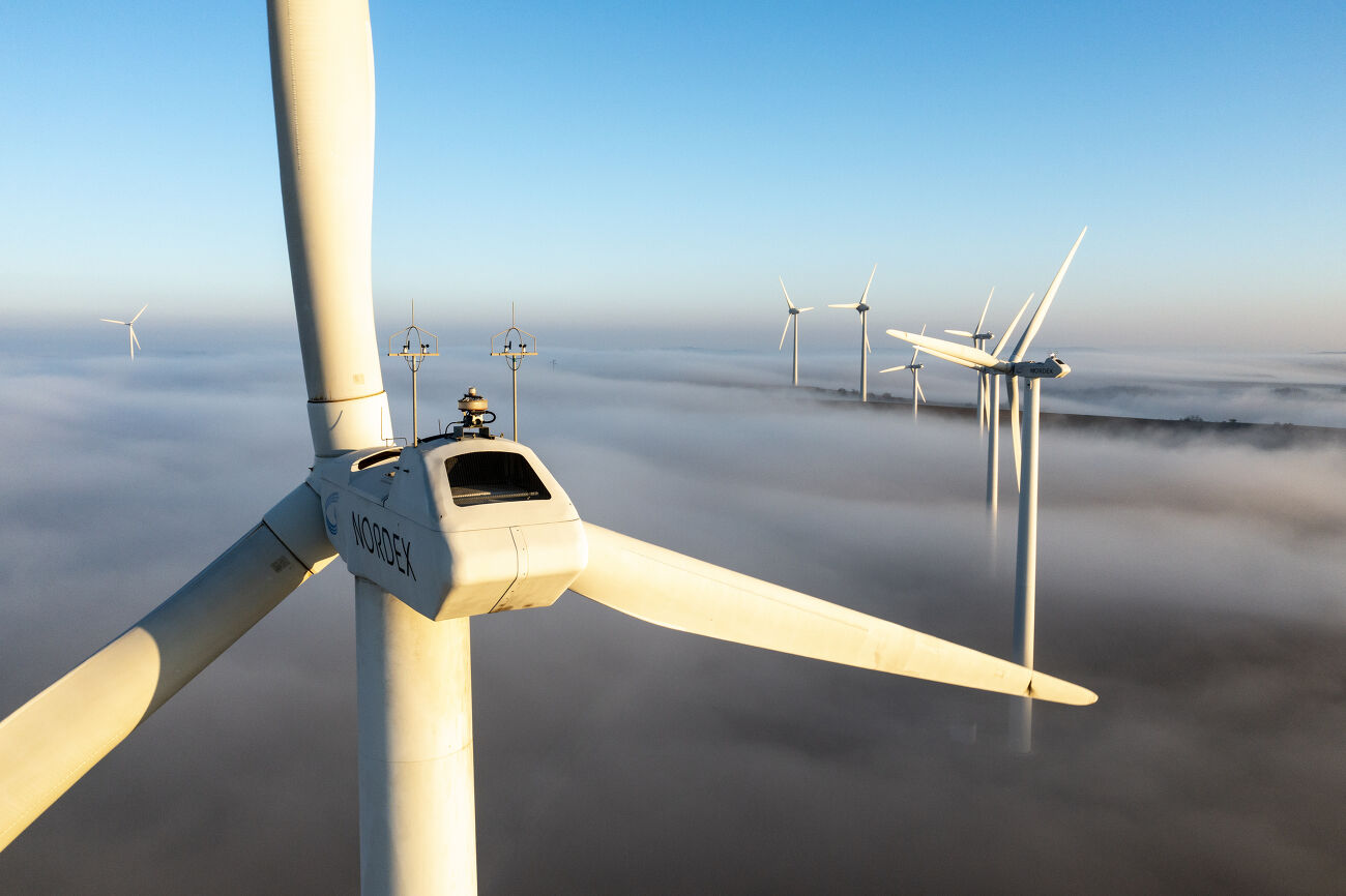 Les éoliennes au dessus des nuages 1