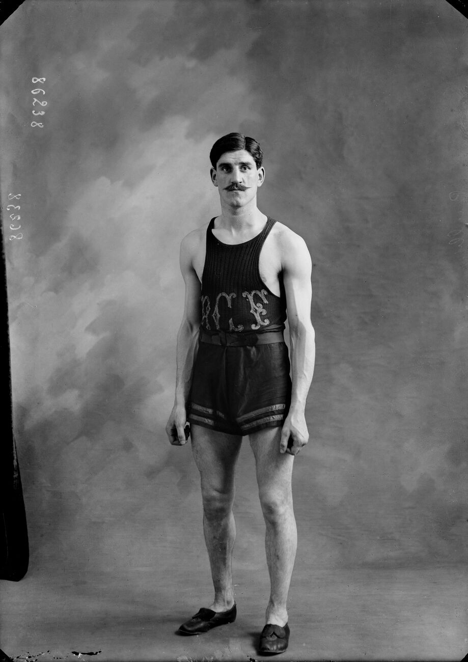 Bailly, athlète. Paris, 1913