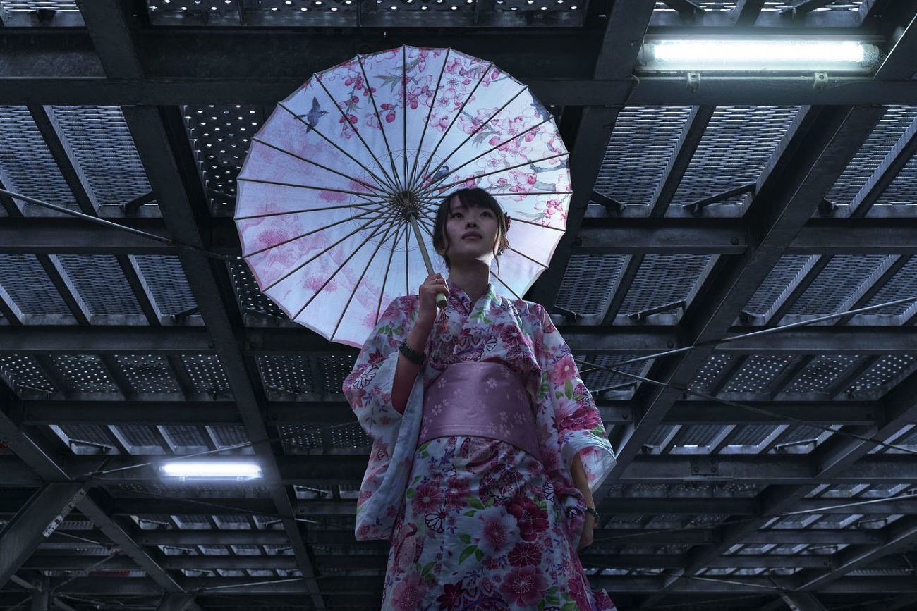 JAPAN - ASIAN TOURIST DRESSED AS AN APPRENTICE GEISHA