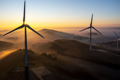 Les éoliennes au lever du soleil 4