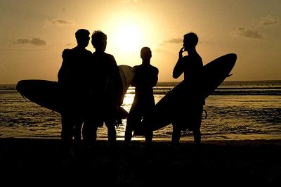 Balagan Beach, Surfeurs