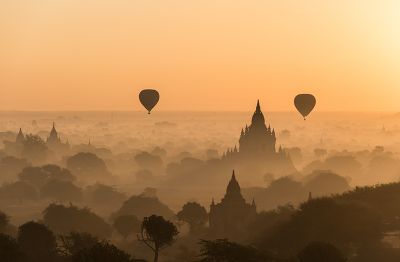 Bagan au lever du soleil, Birmanie
