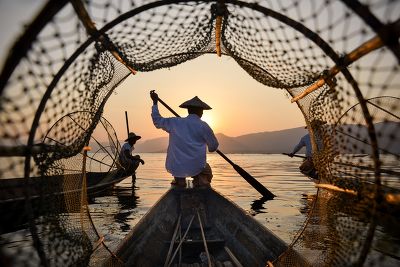 Les pêcheurs acrobates du lac Inlé, Birmanie - 2