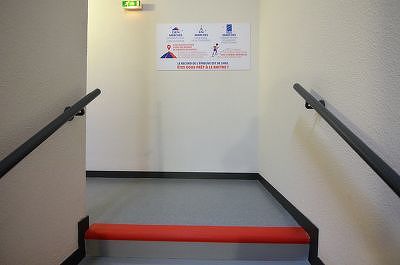 Signalétique incitative pour escalier